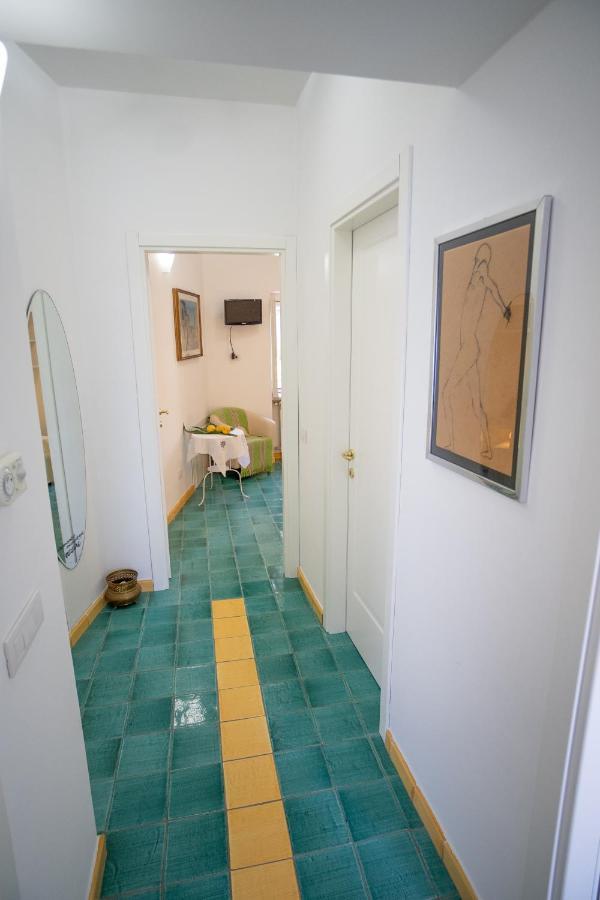 Casa Bianca: Delightful Apartment In Равело Екстериор снимка